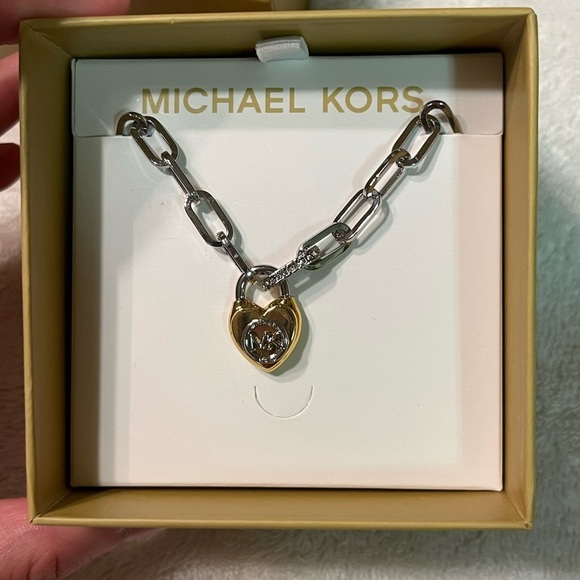NEW Michael Kors two-toned necklace. Silver & gold tones. Chain link Box incl - Picture 3 of 14